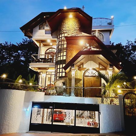 El Castillo Bed And Breakfast Angono Exteriér fotografie
