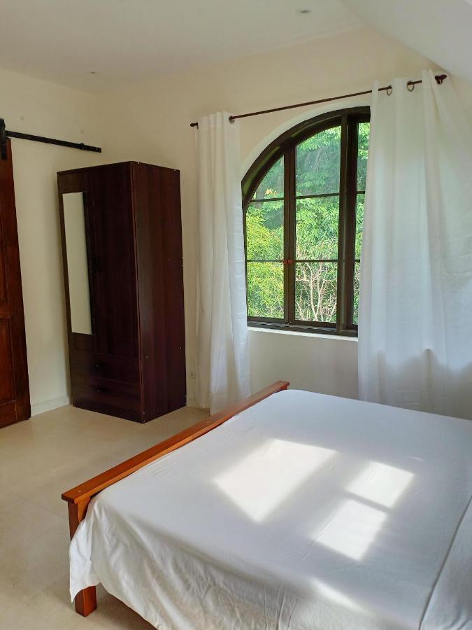 El Castillo Bed And Breakfast Angono Exteriér fotografie