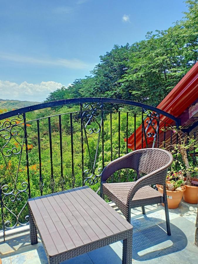 El Castillo Bed And Breakfast Angono Exteriér fotografie