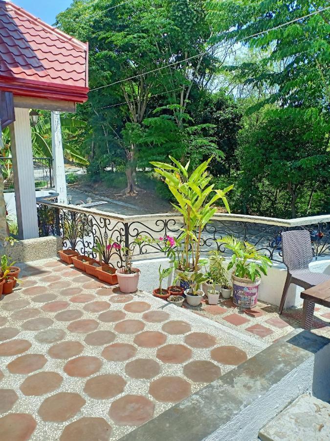 El Castillo Bed And Breakfast Angono Exteriér fotografie
