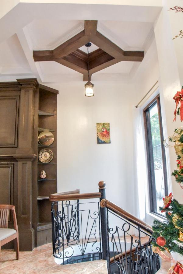 El Castillo Bed And Breakfast Angono Exteriér fotografie