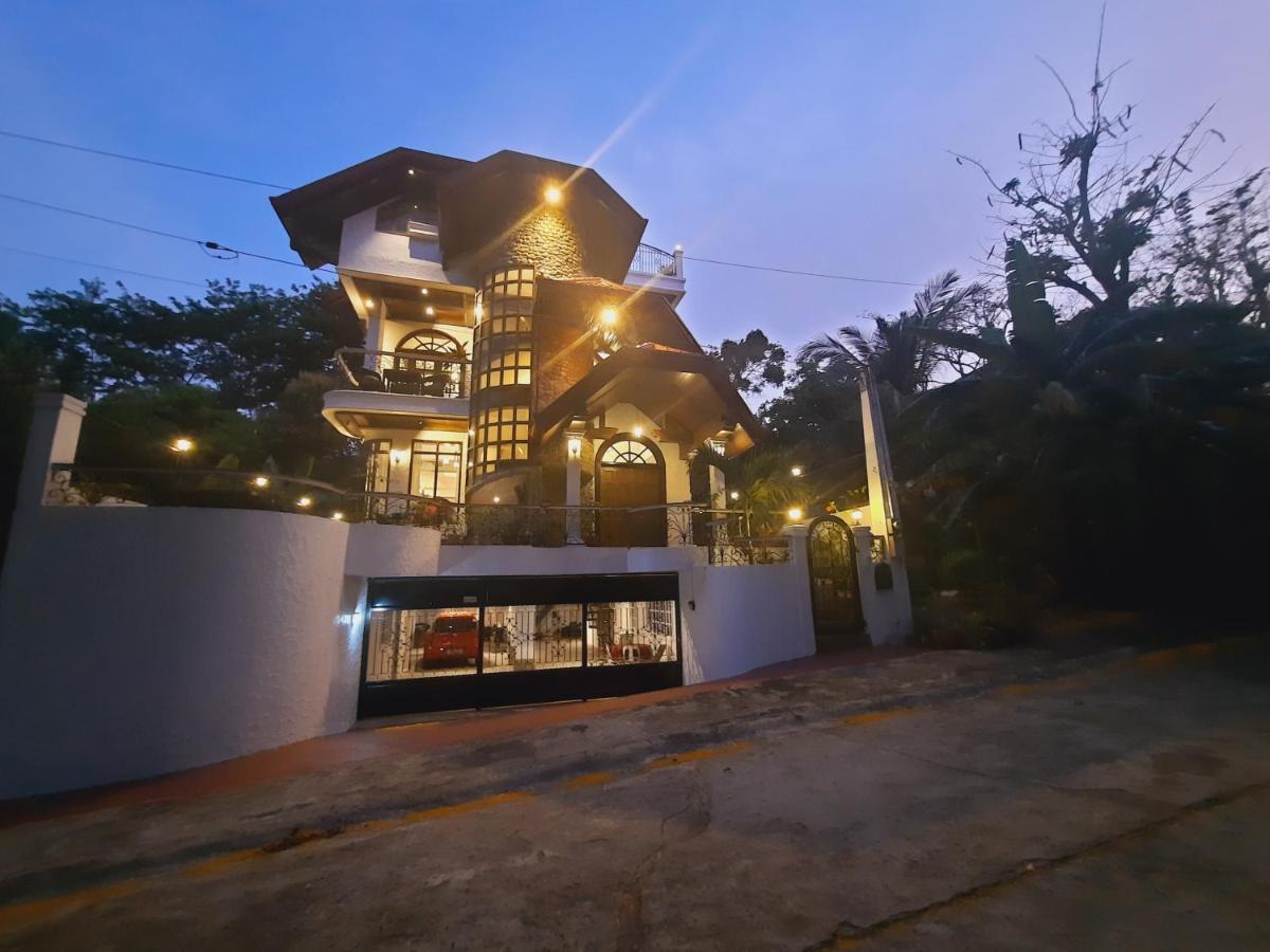 El Castillo Bed And Breakfast Angono Exteriér fotografie