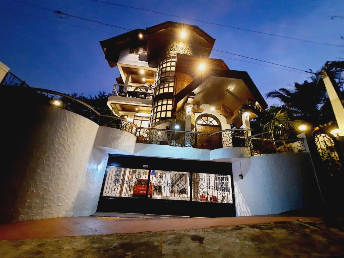 El Castillo Bed And Breakfast Angono Exteriér fotografie