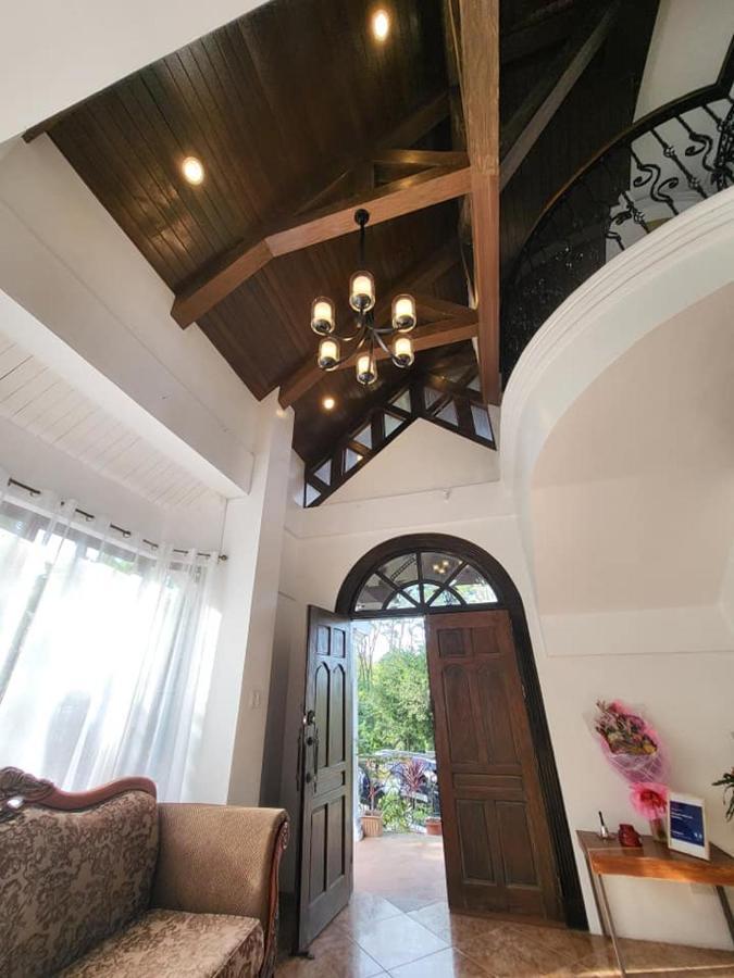 El Castillo Bed And Breakfast Angono Exteriér fotografie