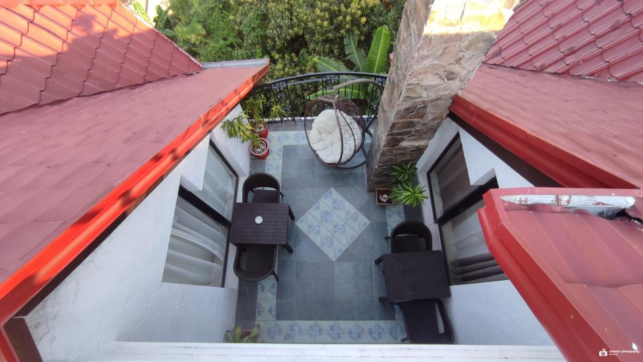 El Castillo Bed And Breakfast Angono Exteriér fotografie