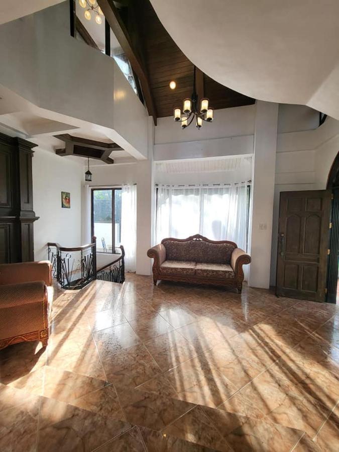 El Castillo Bed And Breakfast Angono Exteriér fotografie